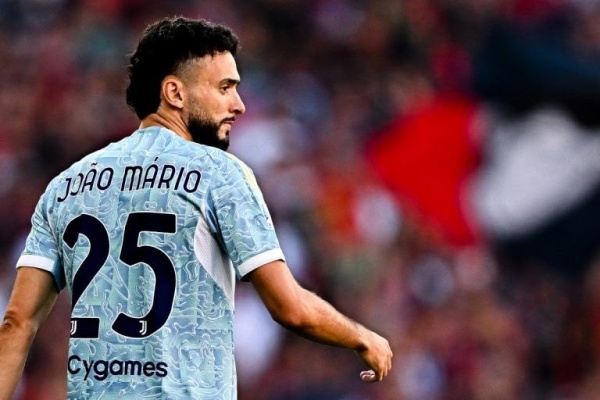 فيورنتينا يقدم عرضا لضم جواو ماريو من يوفنتوس
