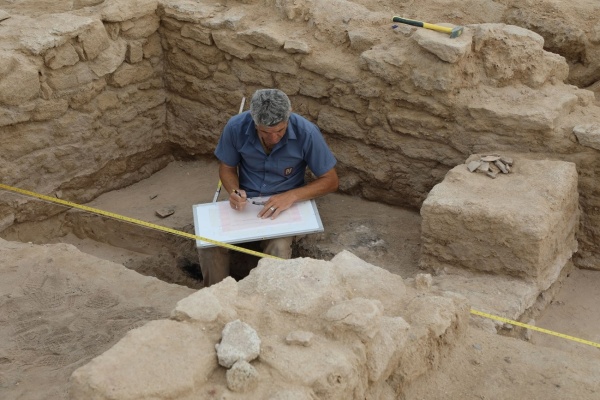 آثار أم القيوين تروي حكاية حضارة متجددة آثار أم القيوين تروي حكاية حضارة متجددة