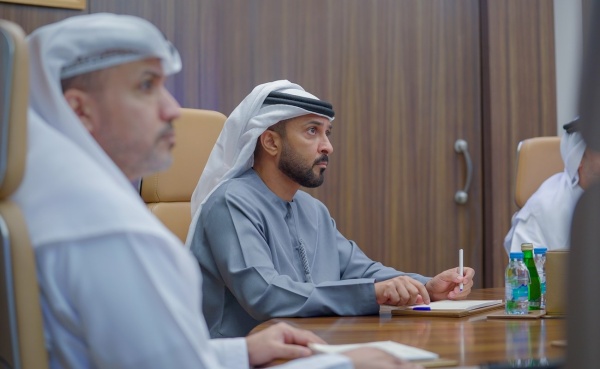 عبدالعزيز بن حميد يط لع على تقرير مشاريع التطوير العقاري للنصف الأول في عجمان