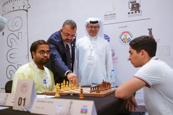الأميركي أكوبيان بطل المخضرمين بمهرجان أبوظبي للشطرنج