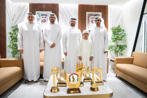 خالد بن حميد القاسمي يشيد بإنجازات الشارقة للصقارين خالد بن حميد القاسمي يشيد بإنجازات الشارقة للصقارين