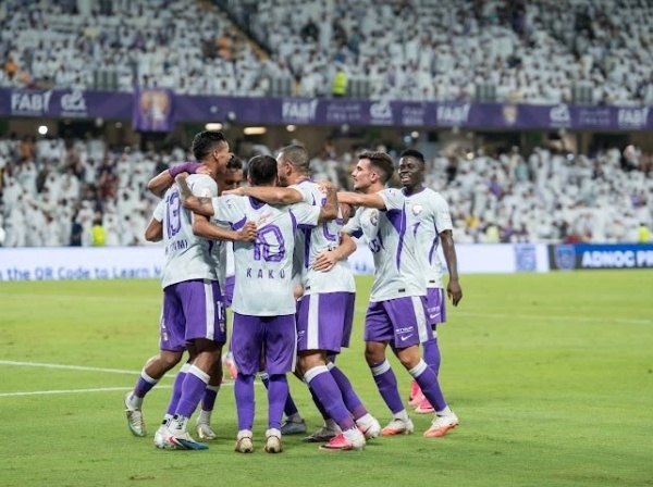 العين يتخطى خورفكان ويزاحم الوصل وشباب الأهلي على القمة العين يتخطى خورفكان ويزاحم الوصل وشباب الأهلي على القمة