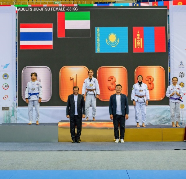 المرأة الإماراتية تصنع المجد على بساط الجوجيتسو