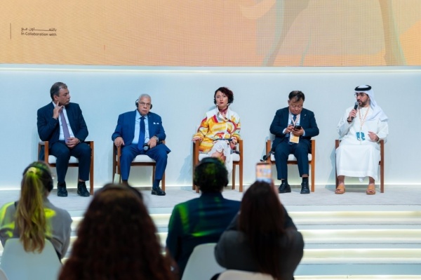 الناشرين الإماراتيين تدعم تنافسية صناعة الكتاب في أبوظبي للكتاب الناشرين الإماراتيين تدعم تنافسية صناعة الكتاب في أبوظبي للكتاب