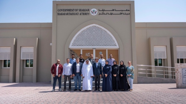 الشارقة للآثار تختتم ورشة ترميم المباني التاريخية لتعزيز كفاءة الكوادر الوطنية الشارقة للآثار تختتم ورشة ترميم المباني التاريخية لتعزيز كفاءة الكوادر الوطنية
