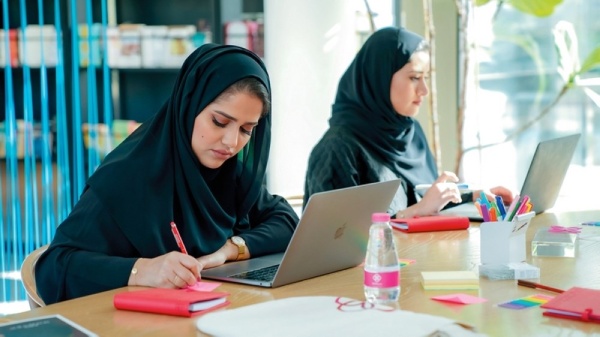 دور محوري للمرأة الإماراتية في رسم ملامح اقتصاد المستقبل