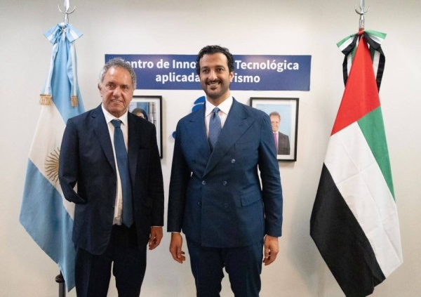 عبدالله بن طوق يبحث مع وزراء أرجنتينيين تعزيز الشراكة الاقتصادية عبدالله بن طوق يبحث مع وزراء أرجنتينيين تعزيز الشراكة الاقتصادية