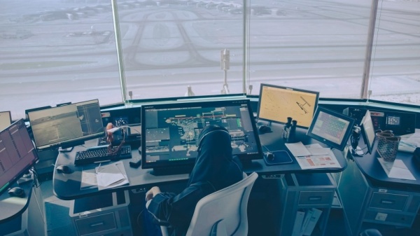 إماراتيات يتألقن في المراقبة الجوية وحلول الاتصالات الفضائية إماراتيات يتألقن في المراقبة الجوية وحلول الاتصالات الفضائية