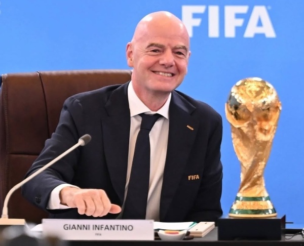 الفيفا يتهم اليويفا بشن حملة تضليل قبل انتخابات الرئاسة الفيفا يتهم اليويفا بشن حملة تضليل قبل انتخابات الرئاسة
