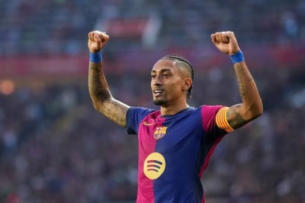رافينيا بعد رونالدو وقبل ميسي هكذا يقتحم نجم برشلونة قائمة الكبار