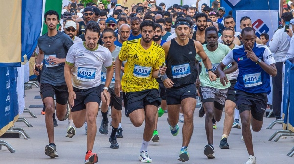 تتويج الفائزين في جري سفاري الشارقة بالذيد تتويج الفائزين في جري سفاري الشارقة بالذيد