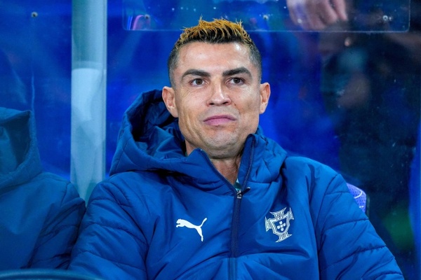 الاتحاد البرتغالي يعاقب رونالدو بالإيقاف ويحيله إلى لجنة تأديبية الاتحاد البرتغالي يعاقب رونالدو بالإيقاف ويحيله إلى لجنة تأديبية