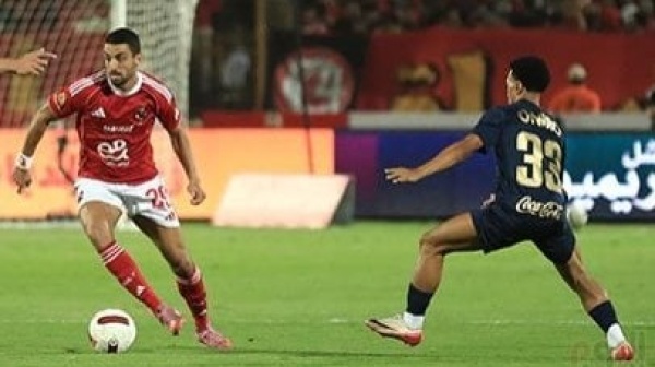الأهلي يحسم قمة الدوري المصري أمام الزمالك بثنائية الأهلي يحسم قمة الدوري المصري أمام الزمالك بثنائية