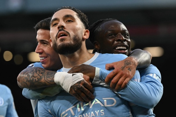 سيتي يكتسح ليفربول بثلاثية في الدوري الإنجليزي