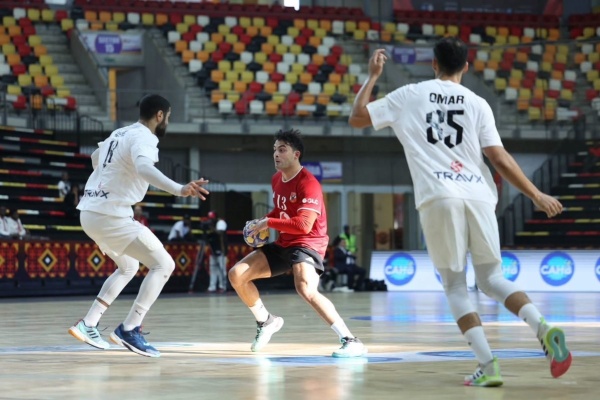 الأهلي يهزم الزمالك ويتوج ببطولة أفريقيا لكرة اليد الأهلي يهزم الزمالك ويتوج ببطولة أفريقيا لكرة اليد