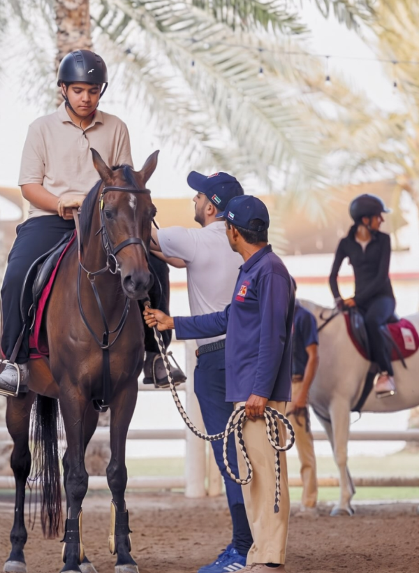 دبي لسباق الخيل يستقبل طلاب الدفعة الثانية من برنامجه التعليمي