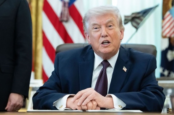 الرئيس الأميركي يعلق تطبيق عقوبات ورسوم جمركية ضد روسيا الرئيس الأميركي يعلق تطبيق عقوبات ورسوم جمركية ضد روسيا