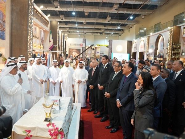 الإمارات تنقل إبداعات تراثها إلى القاهرة في معرض تراثنا أصل الحكاية الإمارات تنقل إبداعات تراثها إلى القاهرة في معرض تراثنا أصل الحكاية