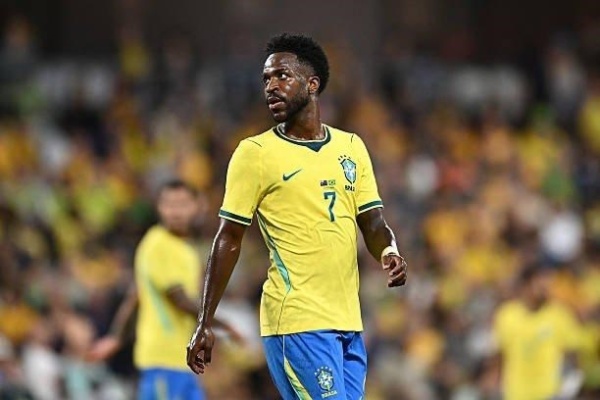 أنشيلوتي فينيسيوس لاعب أساسي في مسيرتي