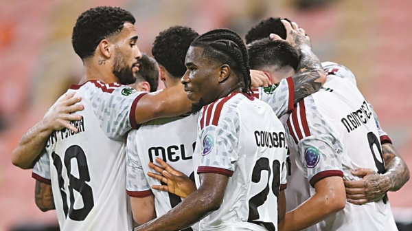 الأبيض وع مان مواجهة نصف الأحلام