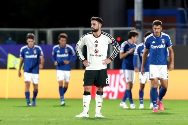 لماذا منع مانشستر يونايتد برونو من التحدث بالإيطالية بعد رباعية كومو لماذا منع مانشستر يونايتد برونو من التحدث بالإيطالية بعد رباعية كومو