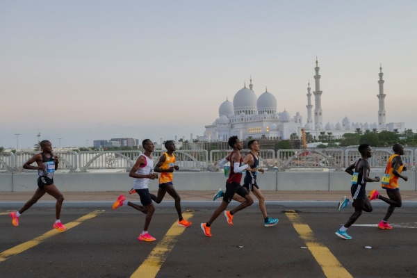 ماراثون أدنوك أبوظبي مسار استثنائي يجمع الرياضة مع التاريخ والحضارة