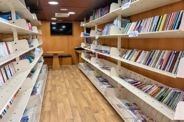 مبادرة تخرج الكتب إلى الهواء الطلق وتحاور أقلاما نسائية عالمية بالرباط مبادرة تخرج الكتب إلى الهواء الطلق وتحاور أقلاما نسائية عالمية بالرباط