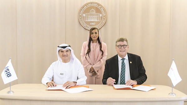 تفاهم بين الشارقة الإسلامي والجامعة الأميركية لتعزيز المعرفة المالية والجاهزية المهنية تفاهم بين الشارقة الإسلامي والجامعة الأميركية لتعزيز المعرفة المالية والجاهزية المهنية