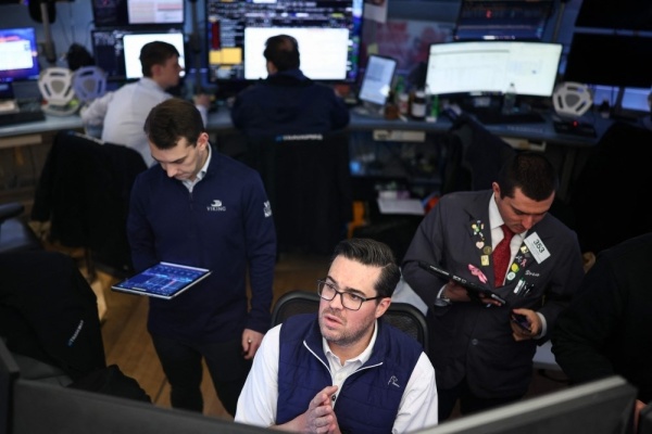 تراجع جماعي في البورصات العالمية خلال تداولات الأسبوع تراجع جماعي في البورصات العالمية خلال تداولات الأسبوع