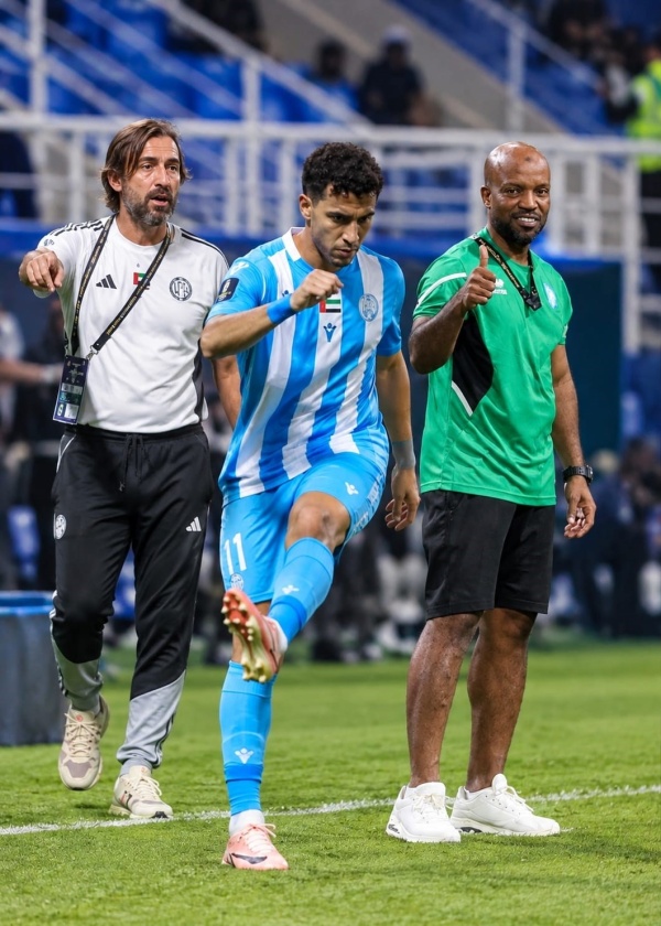 وليد عبيد يتفوق على بيرلو في المواجهة الثالثة وليد عبيد يتفوق على بيرلو في المواجهة الثالثة