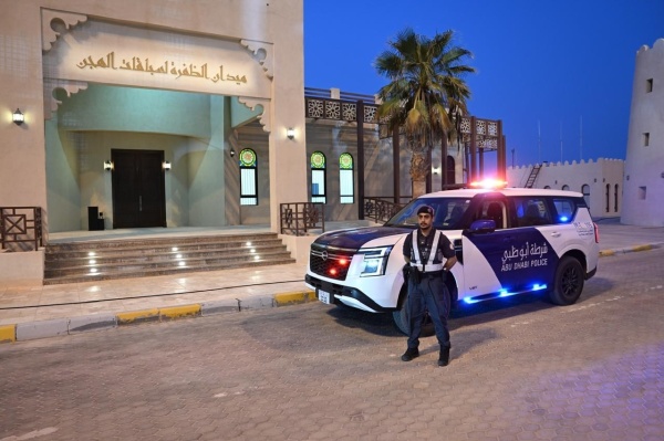 شرطة أبوظبي تختتم جهودها في تأمين الظفرة لسباقات الهجن 2026 شرطة أبوظبي تختتم جهودها في تأمين الظفرة لسباقات الهجن 2026