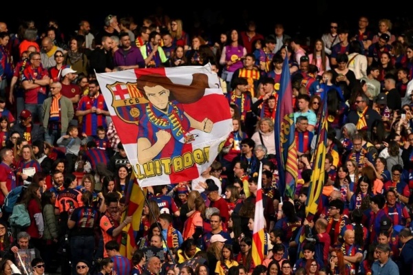 برشلونة يعاقب جماهيره بسبب أحداث الكلاسيكو