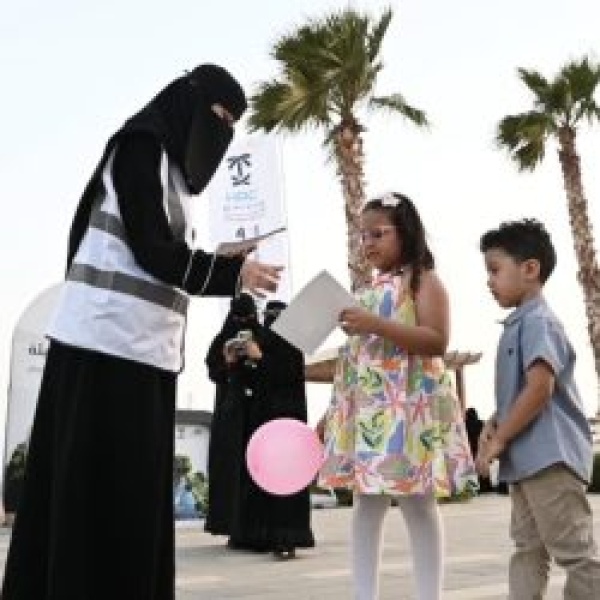 حقوق الإنسان وأمانة جازان يطلقان حملة لتنظيف الشاطئ الجنوبي بمشاركة مجتمعية واسعة