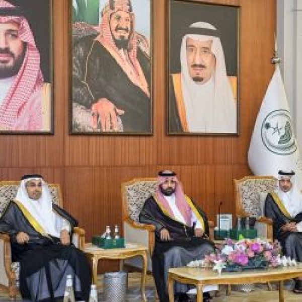 أمير منطقة جازان يستقبل رئيس الهيئة السعودية للمياه أمير منطقة جازان يستقبل رئيس الهيئة السعودية للمياه