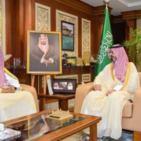 نائب أمير جازان يدش ن البرنامج الدعوي البناء العقدي