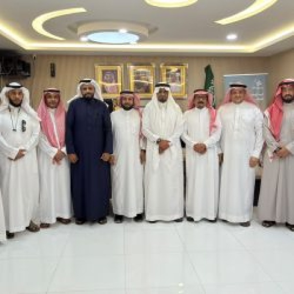 اللجنة الصحية المدرسية تزور المدارس المستهدفة ضمن المشروع الوطني لمدينة بيش الصحية