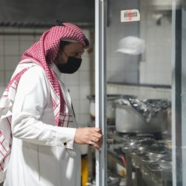 بلدية صبيا تكث ف جولاتها التفتيشية لضمان سلامة الغذاء بلدية صبيا تكث ف جولاتها التفتيشية لضمان سلامة الغذاء
