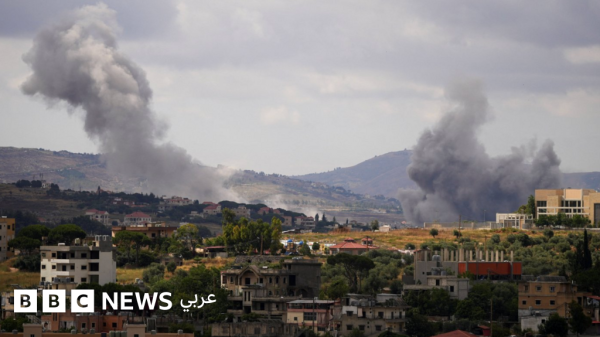 أطباء يرفضون أوامر الإخلاء ويتحدثون لبي بي سي عن خطورة الوضع في مستشفيات جنوب لبنان أطباء يرفضون أوامر الإخلاء ويتحدثون لبي بي سي عن خطورة الوضع في مستشفيات جنوب لبنان