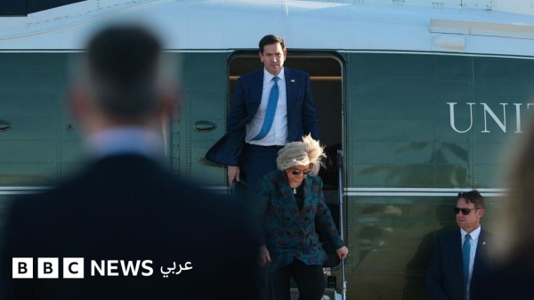 وزير الخارجية الأمريكي يبدأ جولة خليجية لبحث مذكرة التفاهم مع طهران وإجراءات مضيق هرمز