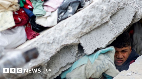 لا خصوصية ولا سلام هكذا تبدو الحياة بعد مرور عام على وقف إطلاق النار في غزة مقال في الغارديان