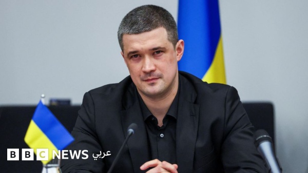 وزير الدفاع الأوكراني المقال يدعو إلى إجراء انتخابات رئاسية وزير الدفاع الأوكراني المقال يدعو إلى إجراء انتخابات رئاسية