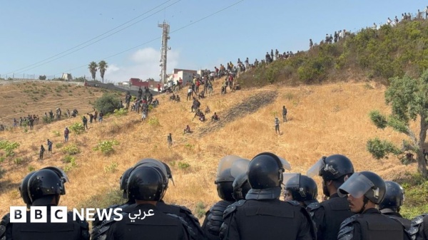 تقارير المغرب يوقف عشرات المهاجرين أثناء محاولتهم العبور إلى سبتة تقارير المغرب يوقف عشرات المهاجرين أثناء محاولتهم العبور إلى سبتة