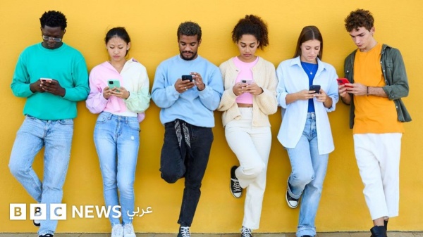 هل يؤثر التصفح اللانهائي للفيديوهات على ذاكرة الشباب وانتباههم