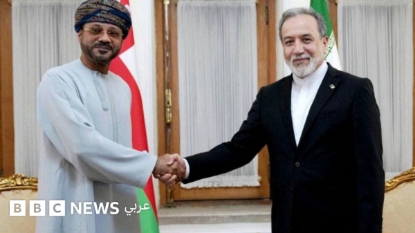إيران وع مان يبحثان اتفاقا لإنشاء ممر ملاحي مؤقت في مضيق هرمز إيران وع مان يبحثان اتفاقا لإنشاء ممر ملاحي مؤقت في مضيق هرمز