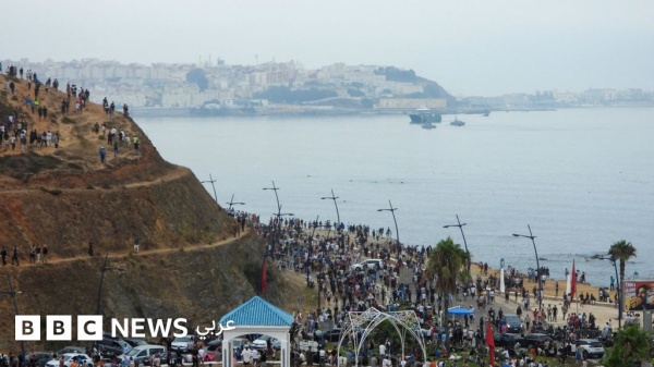 49 ألف مهاجر عبروا من المغرب إلى سبتة خلال الـ 24 ساعة الماضية 49 ألف مهاجر عبروا من المغرب إلى سبتة خلال الـ 24 ساعة الماضية