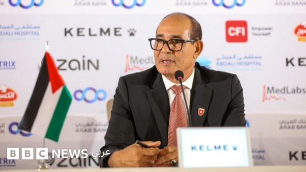 المدرب المغربي بادو الزاكي يعمل لوصول الأردن لنصف نهائي كأس آسيا 2027 فمن هو الزاكي