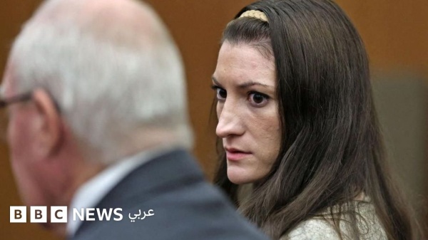 هيئة المحلفين في محاكمة ليندسي كلانسي تصل إلى طريق مسدود والقاضي يطلب مواصلة المحاولة هيئة المحلفين في محاكمة ليندسي كلانسي تصل إلى طريق مسدود والقاضي يطلب مواصلة المحاولة