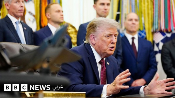ترامب يعل ق الهجمات العسكرية على إيران وطهران تقول إن محادثاتها مع مسقط مثمرة ترامب يعل ق الهجمات العسكرية على إيران وطهران تقول إن محادثاتها مع مسقط مثمرة