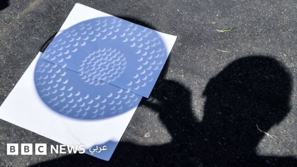 ثلاث طرق لمشاهدة كسوف الشمس بأمان دون استخدام نظارات ثلاث طرق لمشاهدة كسوف الشمس بأمان دون استخدام نظارات