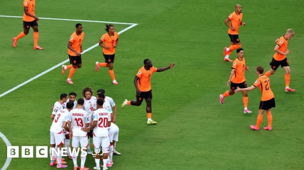 كأس العالم هولندا تفوز على تونس 3 1 وتتأهل إلى دور الـ32